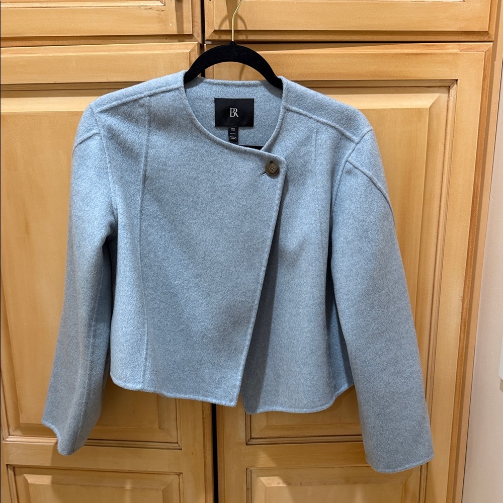 Banana Republic Women's Soft Blue Blazer in mint condition